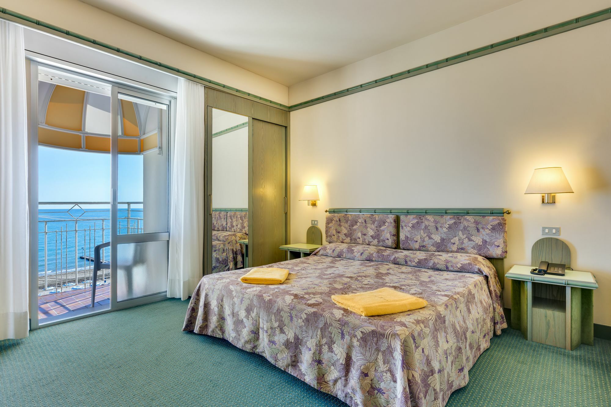 לידו די ג'סולו Hotel Montecarlo מראה חיצוני תמונה